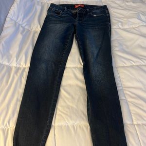 Astor ,medium wash ,size 3 Jean legging.Low rise-71/2” top to crotch.great cond.